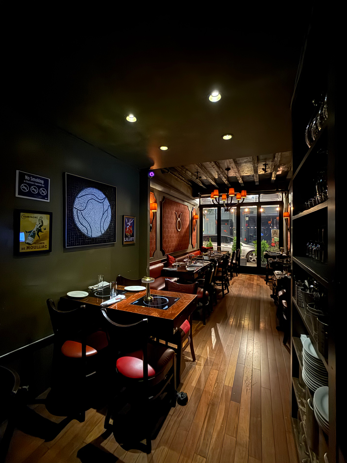 Taureau dining room